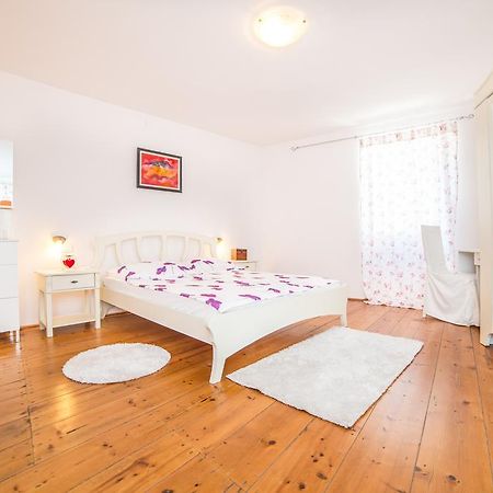 Apartments Dominik Rovinj Exterior photo
